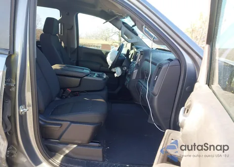 2021 Chevrolet Silverado 1500 4Wd Short Bed Custom z USA, uszkodzony, nr VIN 3GCPYBEK6MG252169